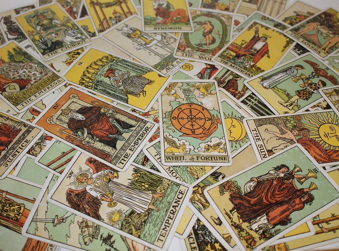 How to Perform a Reading with the Laberinthya Tarot